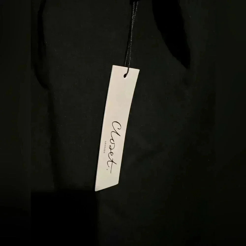 Super Cute NWT Black and Red Block Dress - Picture 3 of 4